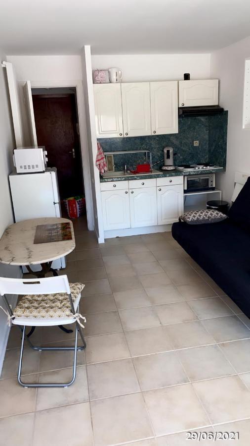 Joli studio neuf av terrasse à 50 m de la mer et gare Roquebrune-Cap-Martin Extérieur photo